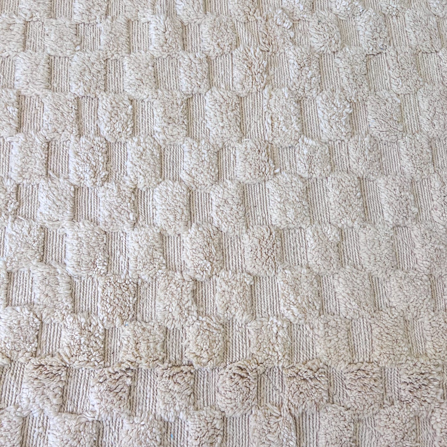 Farah - White Checkered Moroccan rug