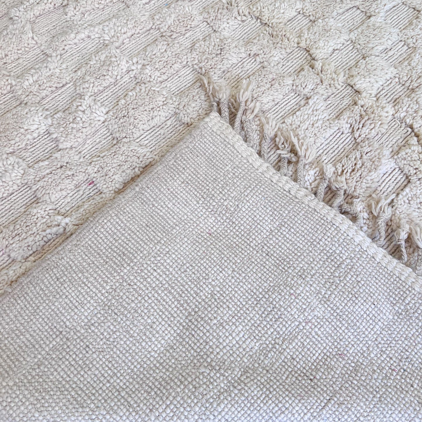 Farah - White Checkered Moroccan rug