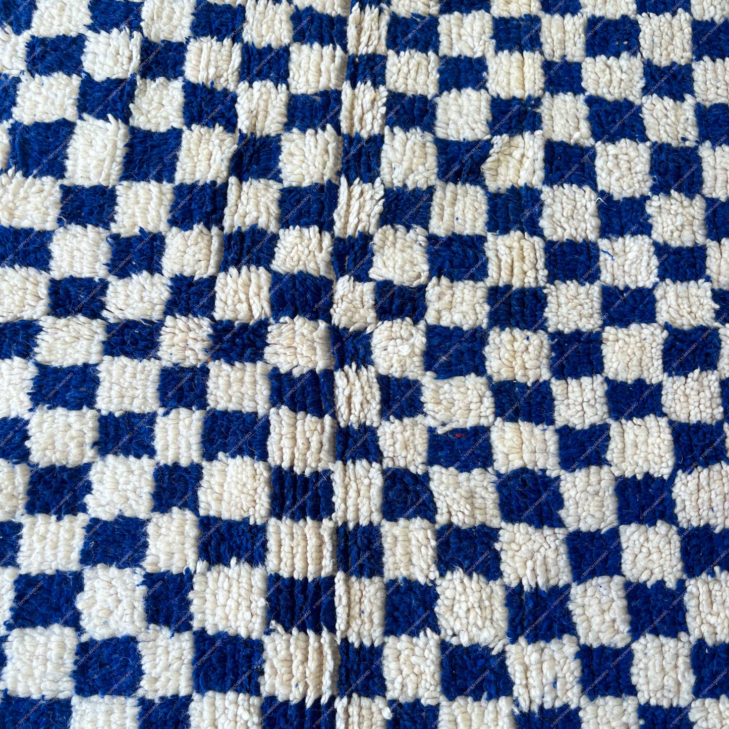 Ilyas – Checkered Rug