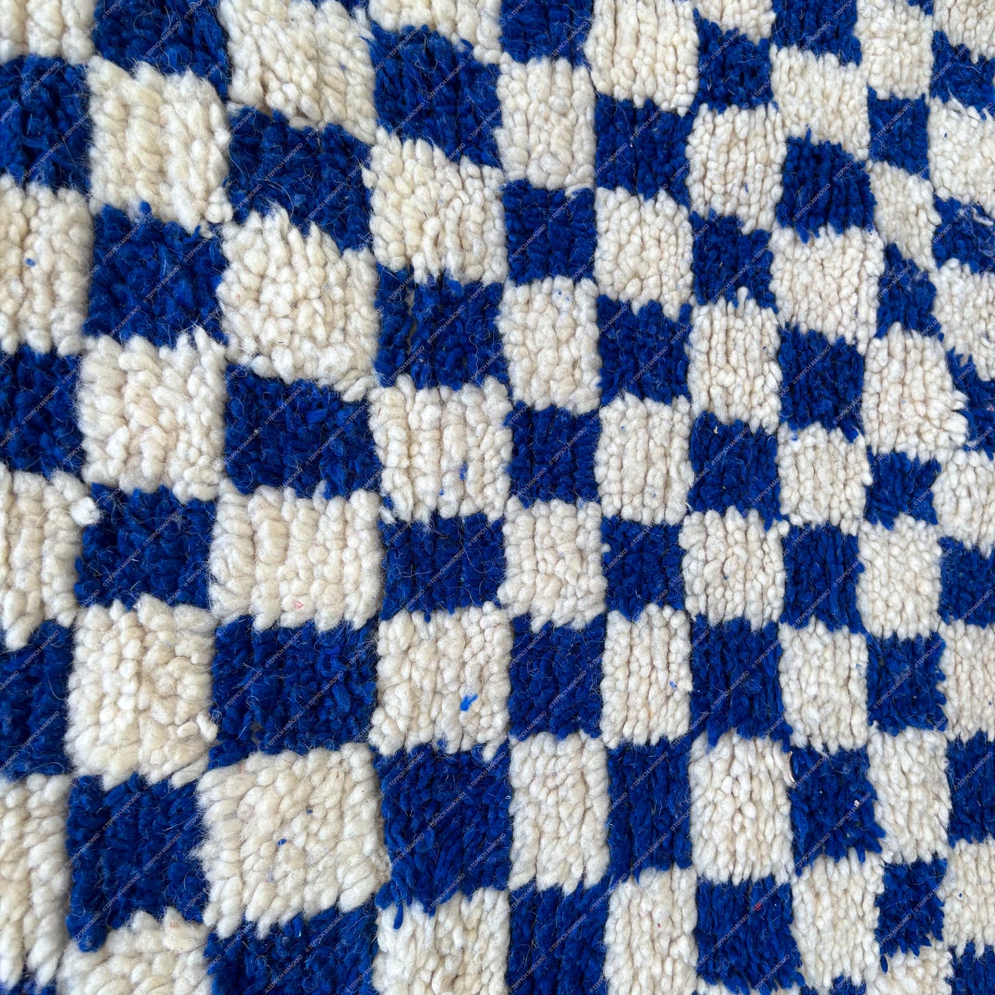 Ilyas – Checkered Rug