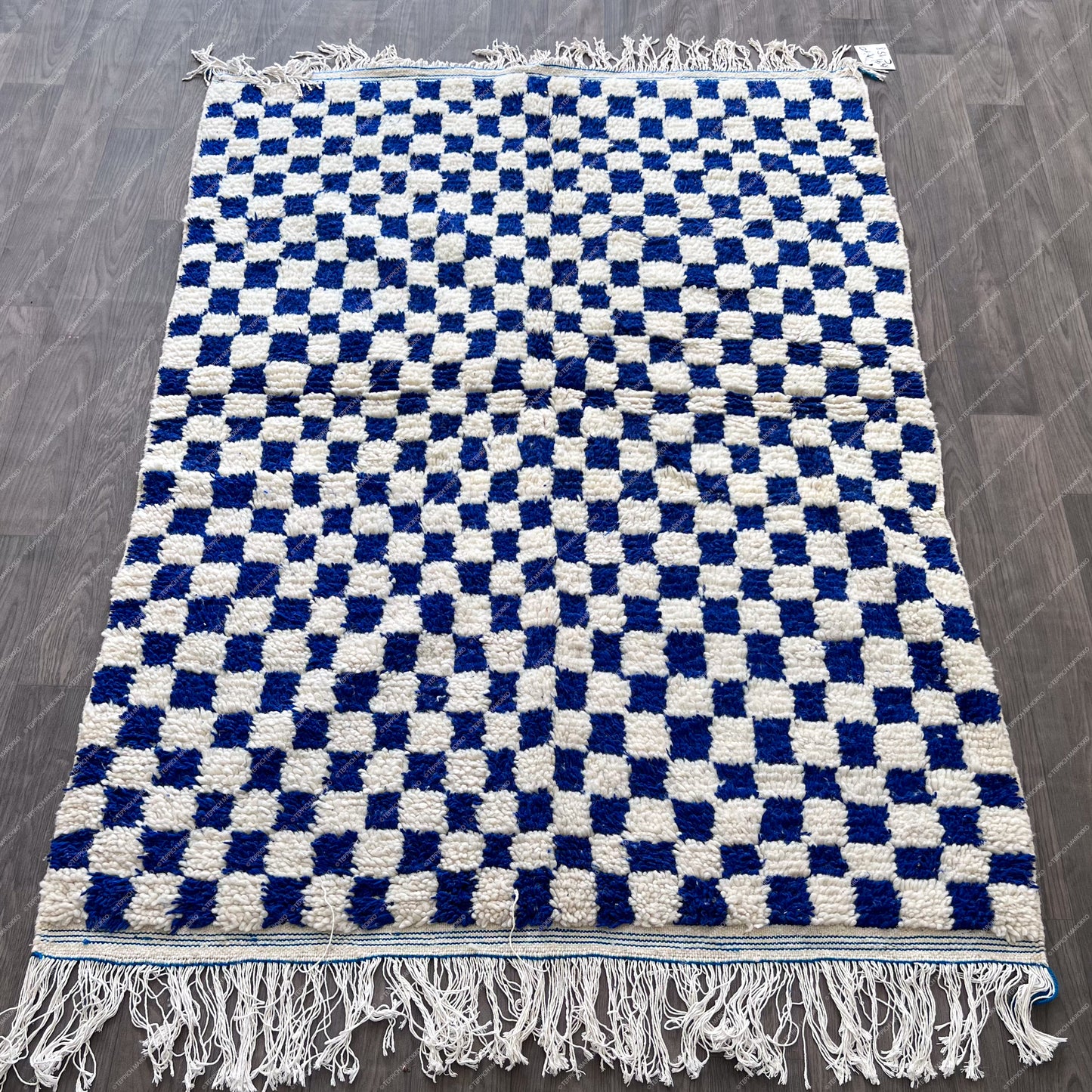 Ilyas – Checkered Rug