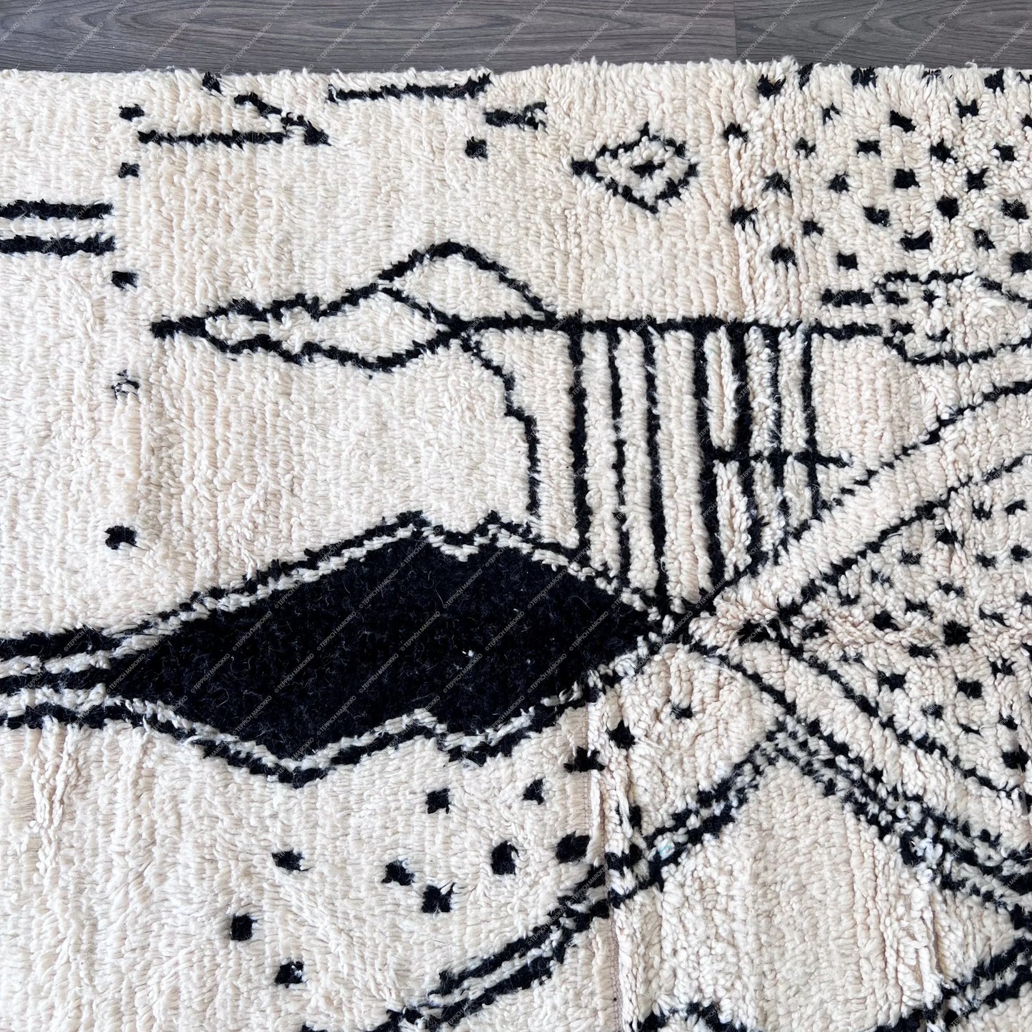 Ola - Black Morocco Rug