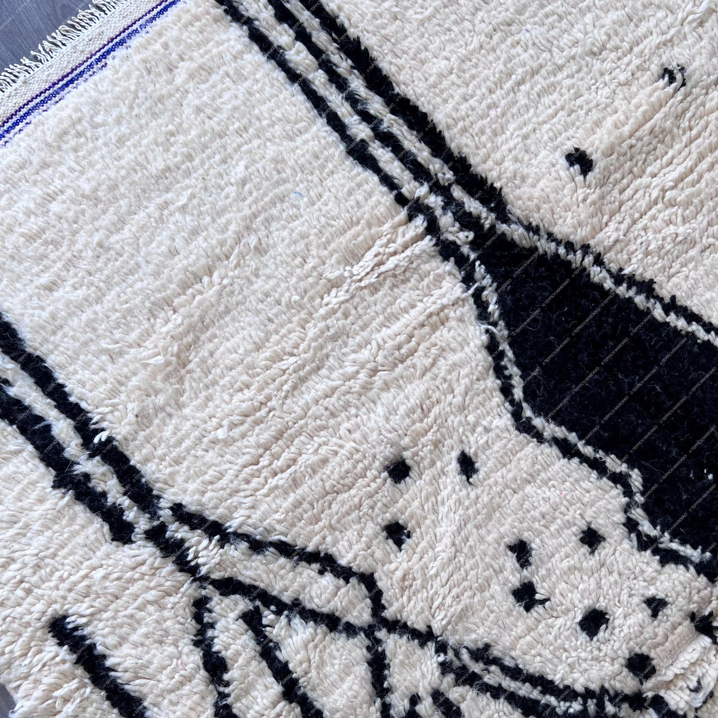 Ola - Black Morocco Rug