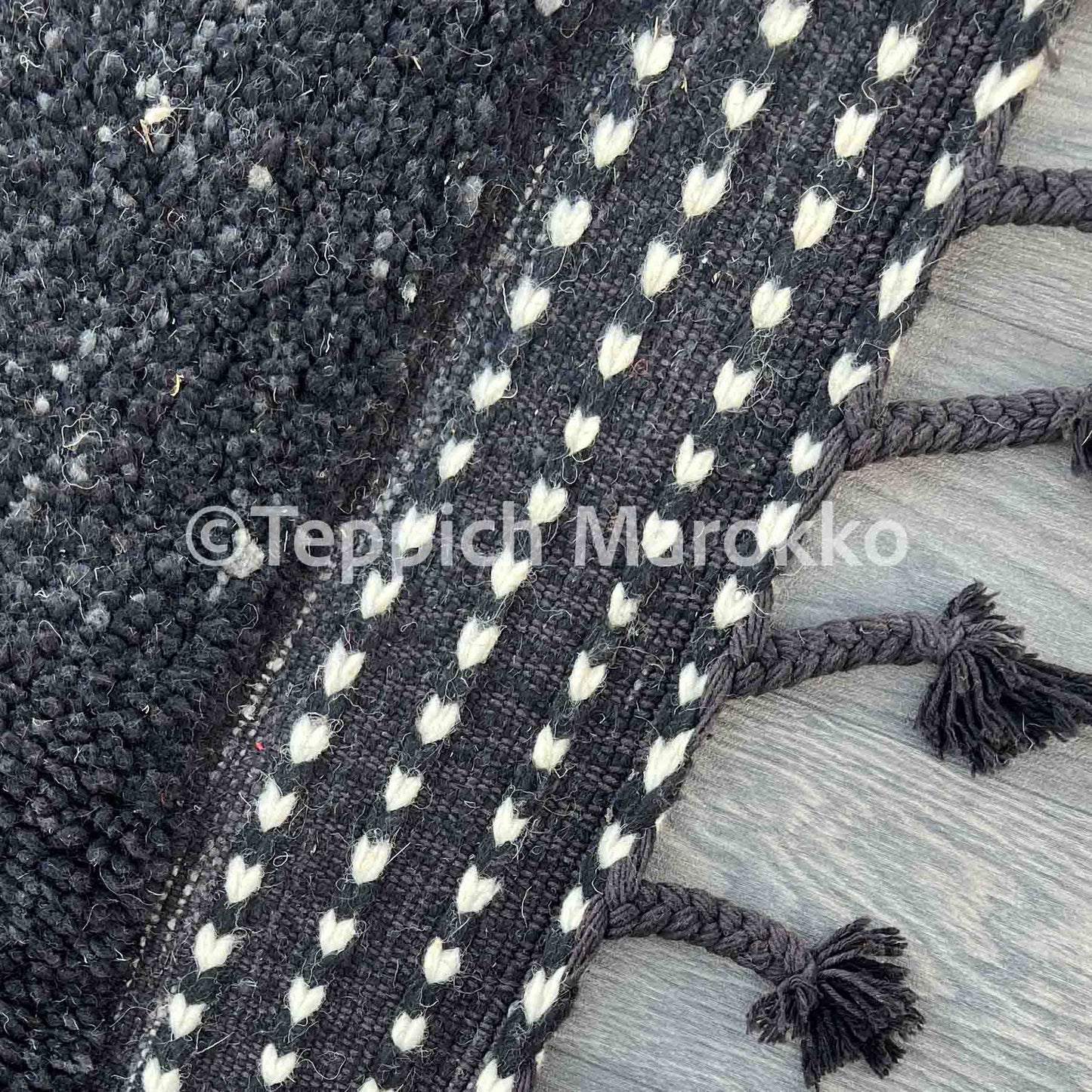 Elbayda - Black Moroccan Rug