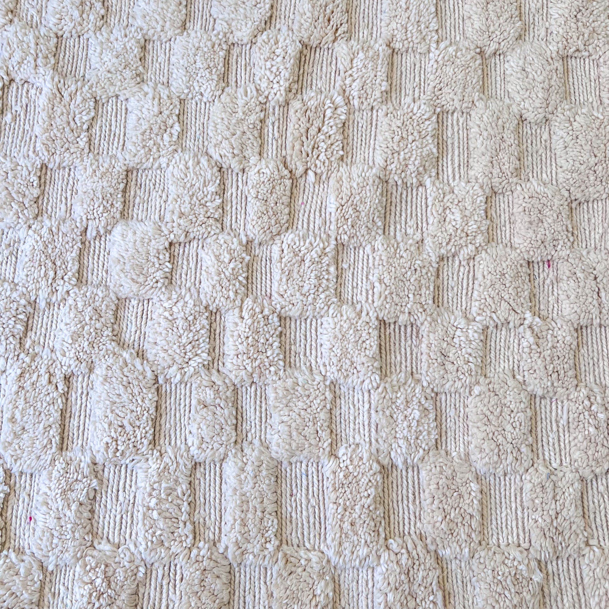 Farah - White Checkered Moroccan rug