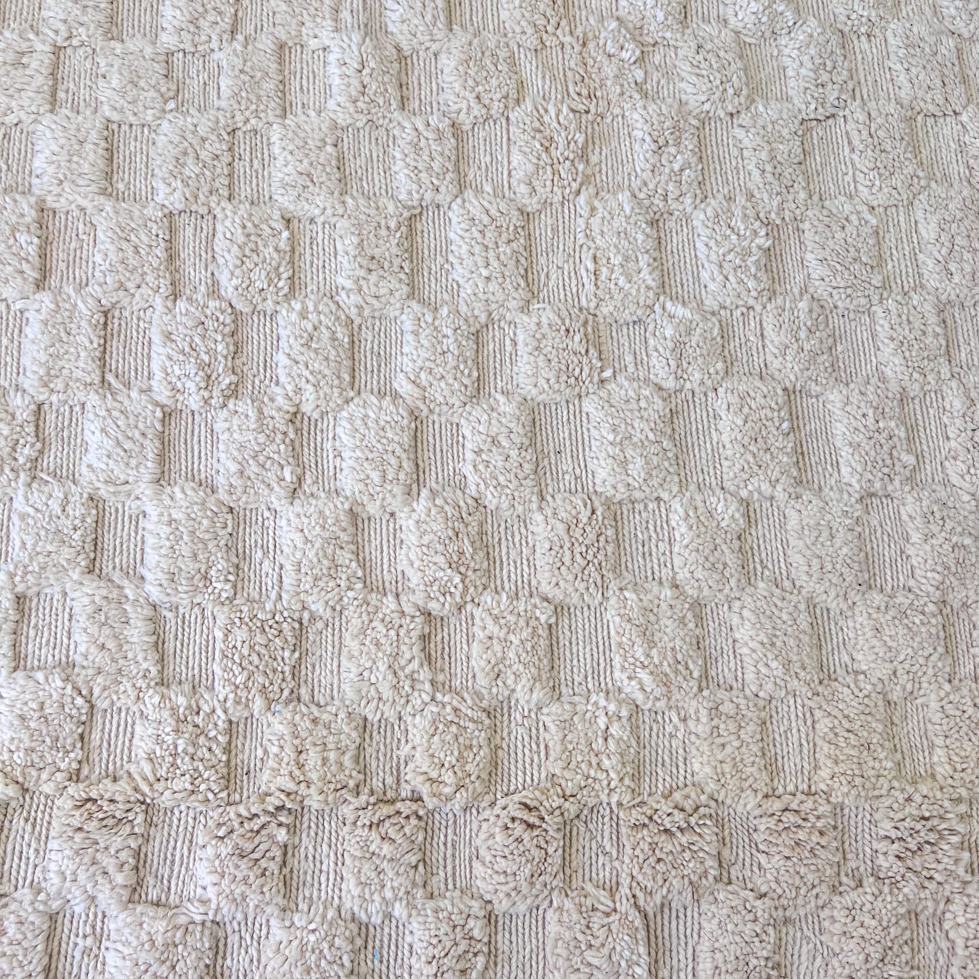 Farah - White Checkered Moroccan rug