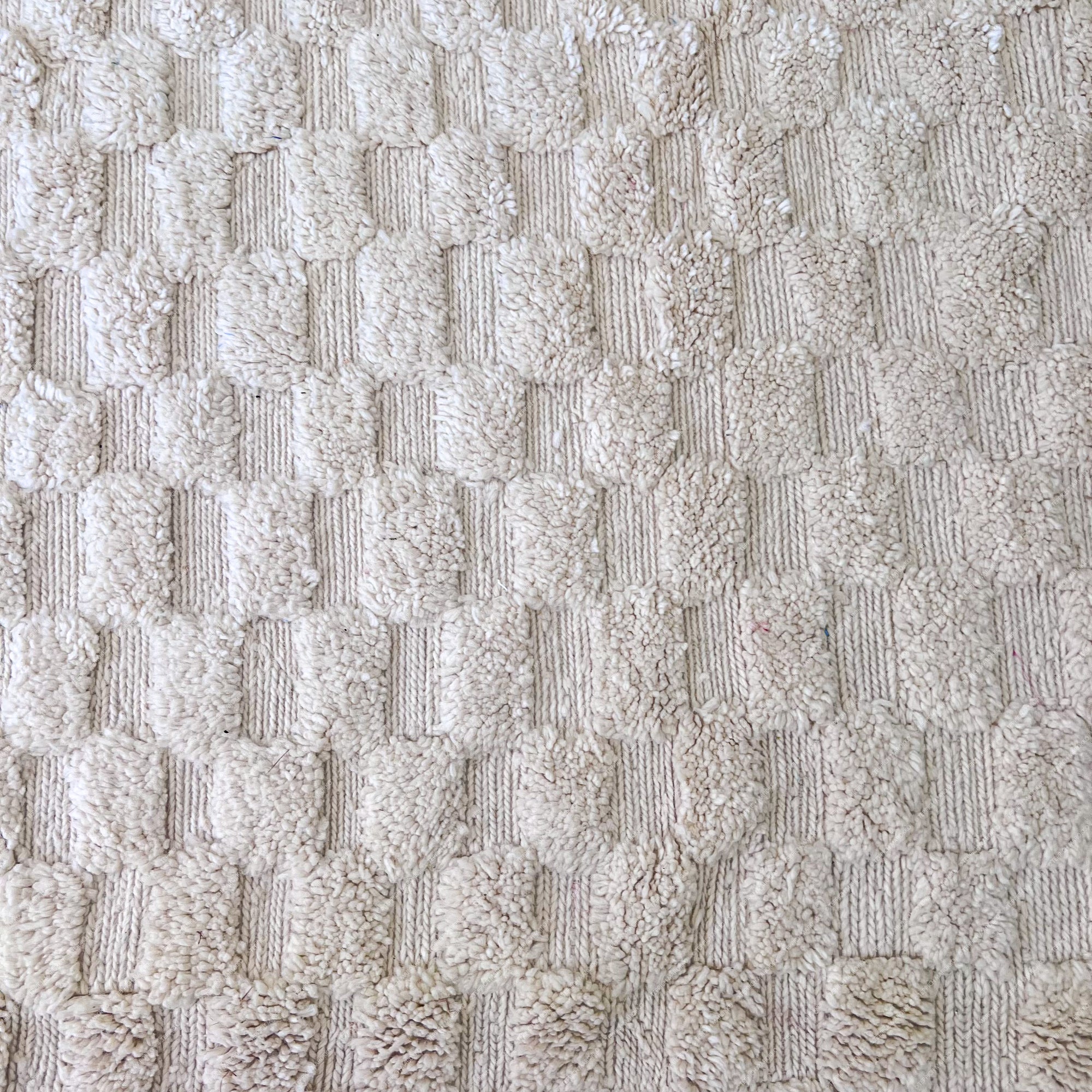 Farah - White Checkered Moroccan rug