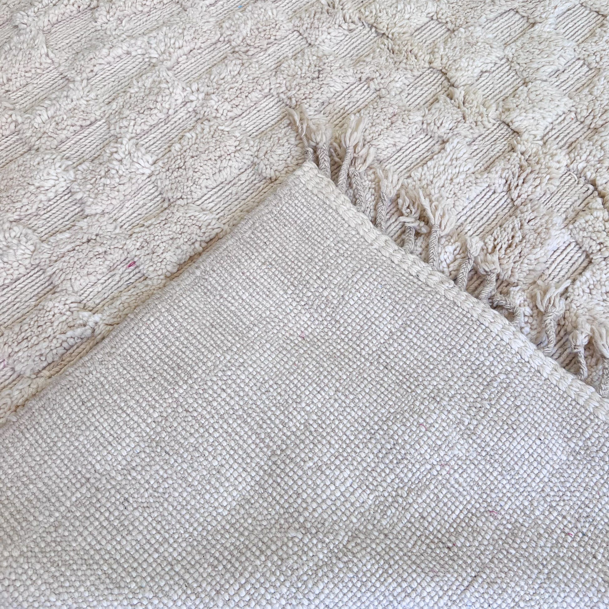 Farah - White Checkered Moroccan rug