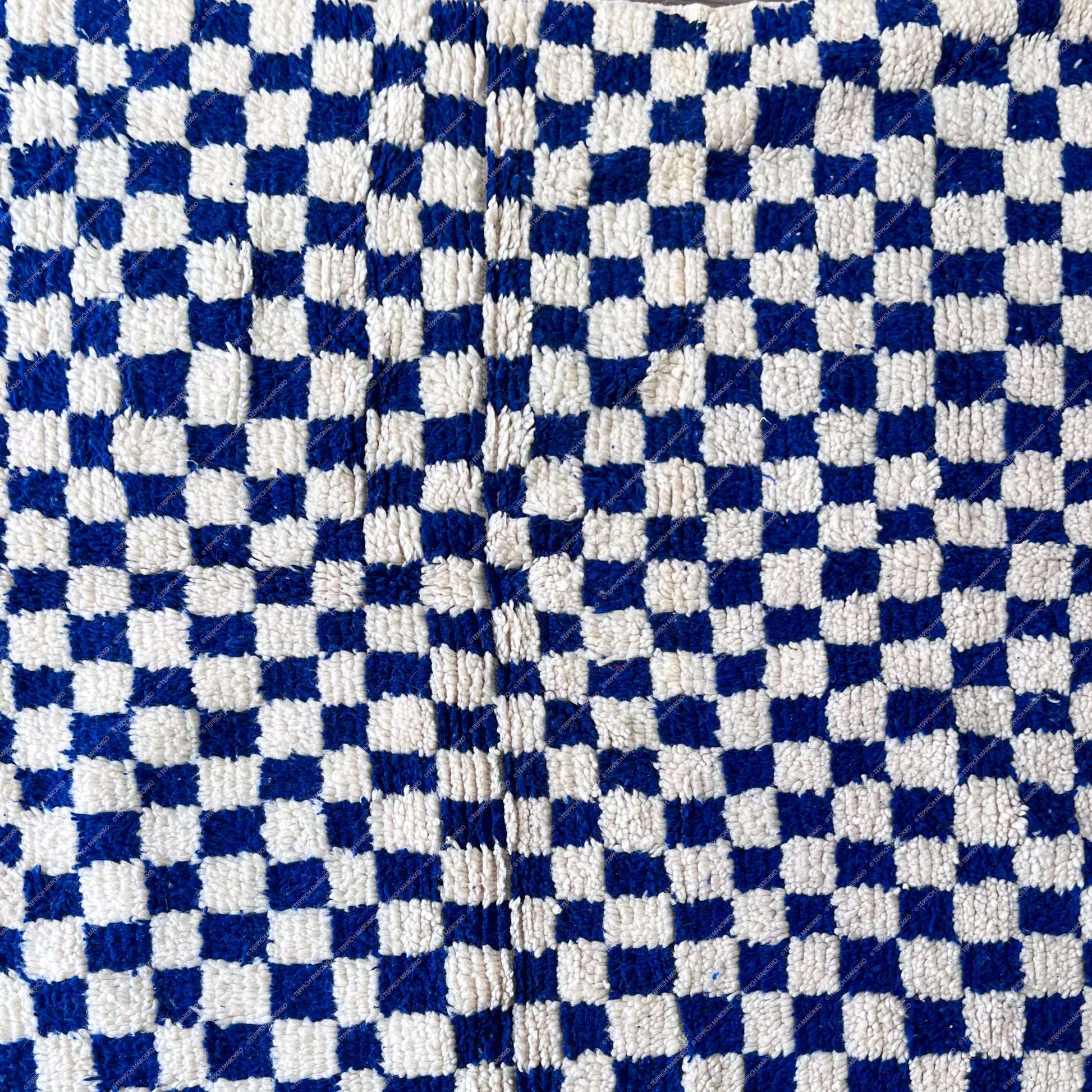 Ilyas – Checkered Rug