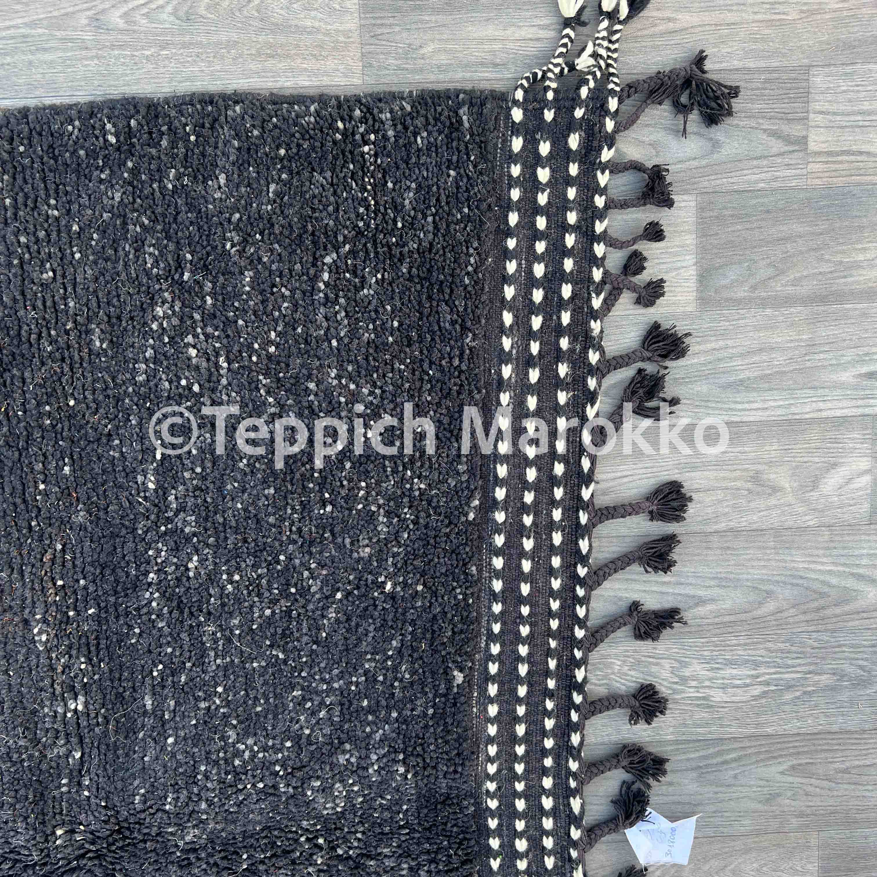 Elbayda - Black Moroccan Rug