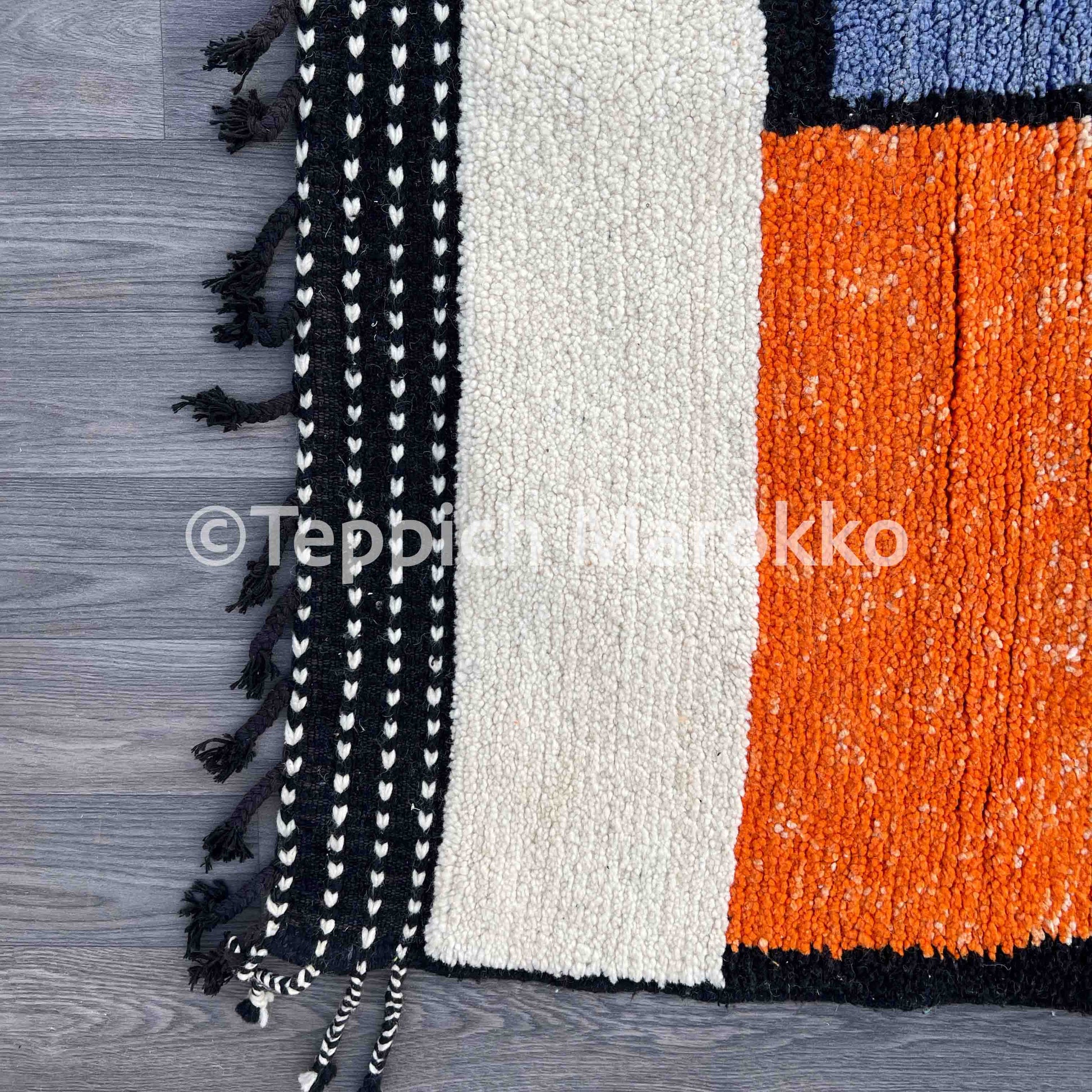 Elbayda - Black Moroccan Rug