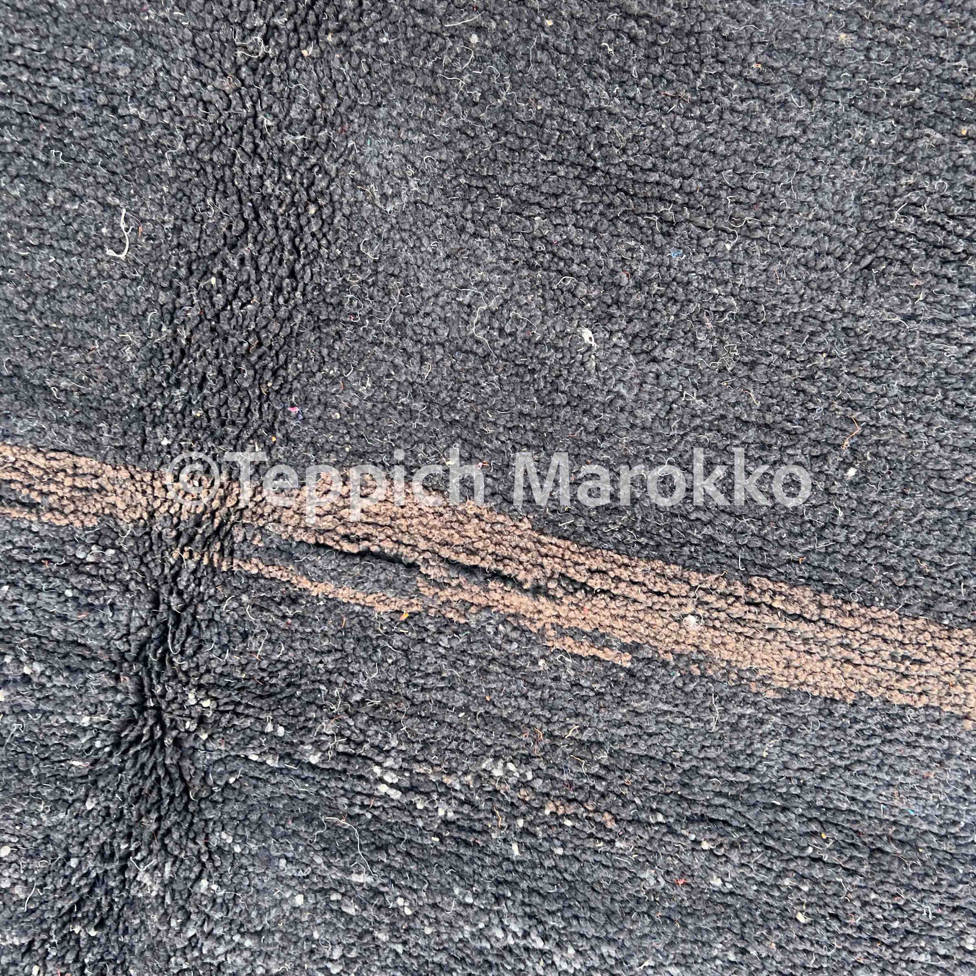 Elbayda - Black Moroccan Rug