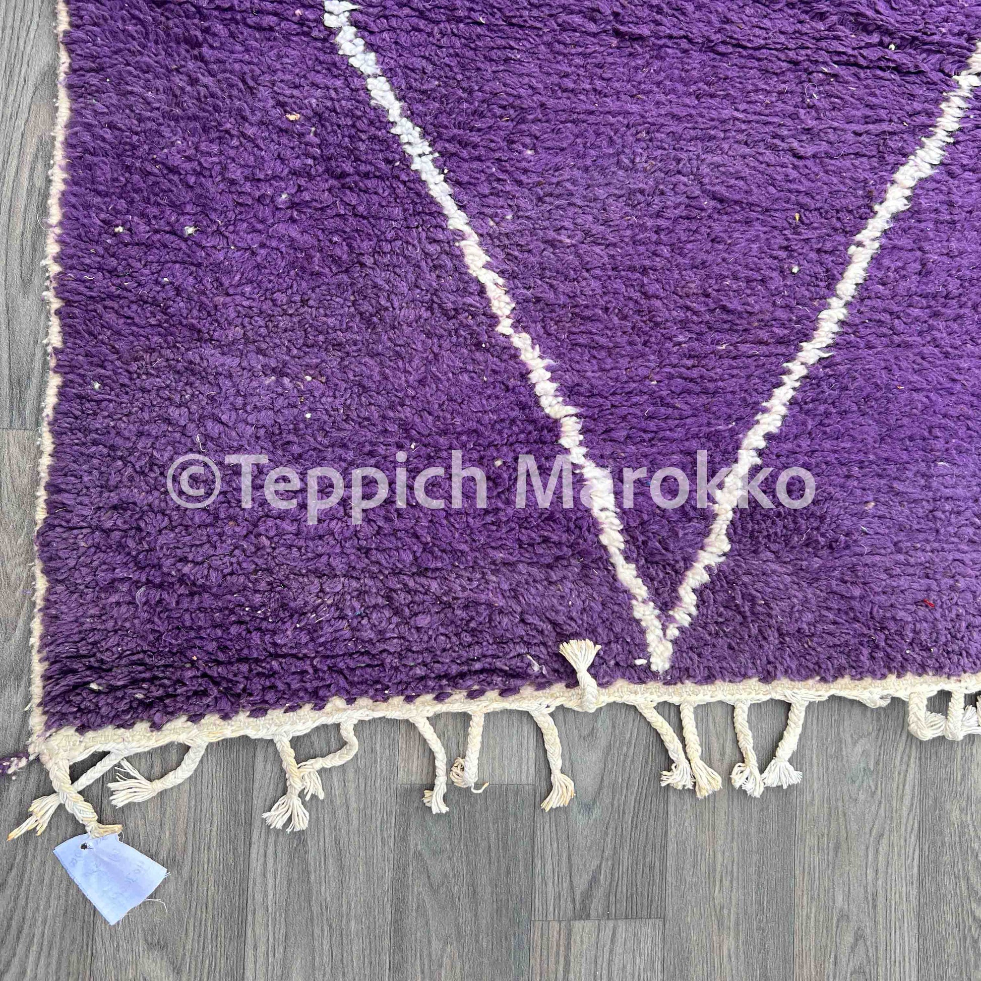Almas – Moroccan Rug